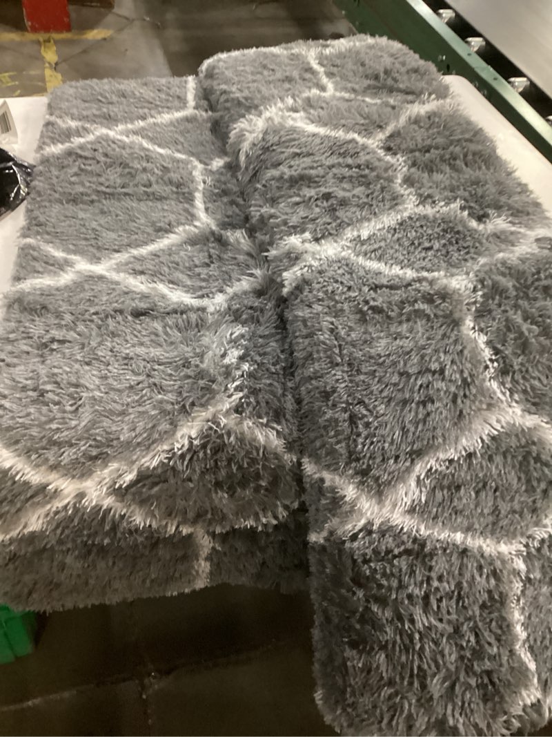 Condition photo showing Good Condition for modern grey and white geometric trellis shag area rug (unknown size)