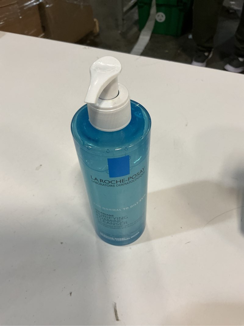 Condition photo showing New/Like New for La Roche-Posay Toleriane Purifying Foaming Facial Cleanser, Oil Free Face Wash for Women & Men with Niacinamide + Ceramides, Pore Cleanser Safe For Sensitive Skin, Won’t Dry Out Skin, Soap Free 13.52 Fl Oz (Pack of 1) 13.52 Fl Oz (Bottle)
