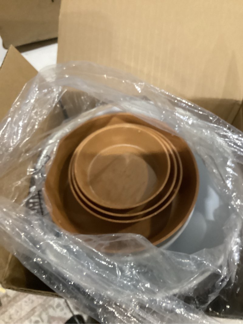 Condition photo showing Good Condition for Plant Pots 8/7/6.5/6/5.5/5 Inch Self Watering Pots, Set of 6 Plastic Planters with Drainage Holes and Saucers,Plastic Flower Pots,Nursery Planting Pot for Indoor Out Door Plants?White? 8/7/6.5/6/5.5/5 inch White