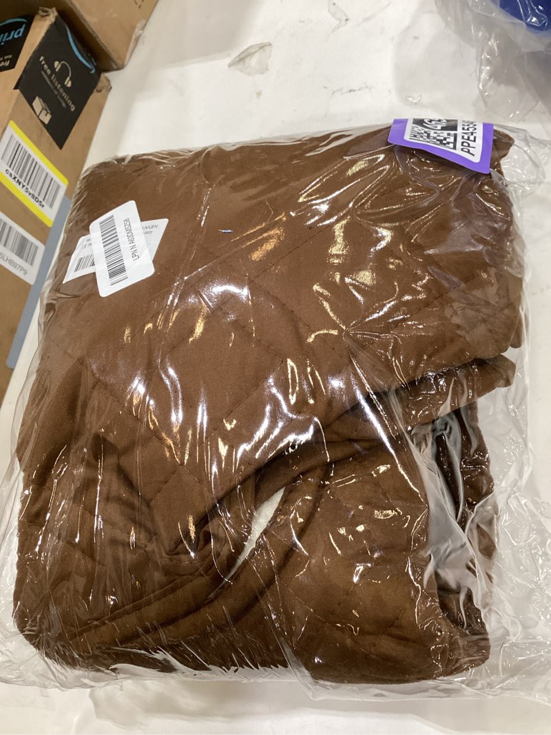 Condition photo showing New/Like New for ameritex waterproof nonslip recliner cover stay in place, dog chair cover furniture protector, ideal recliner slipcovers for pets and kids (camel, 30") 30" camel