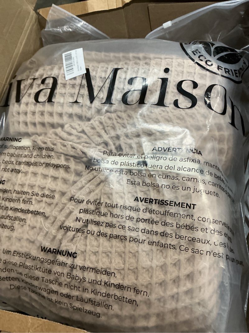 Condition photo showing Good Condition for 100% turkish cotton waffle blanket king size brown - premium quality, light and airy waffle weave all-season quilt - lux decorative bedspread (brown, king size 95" x 110" inch)