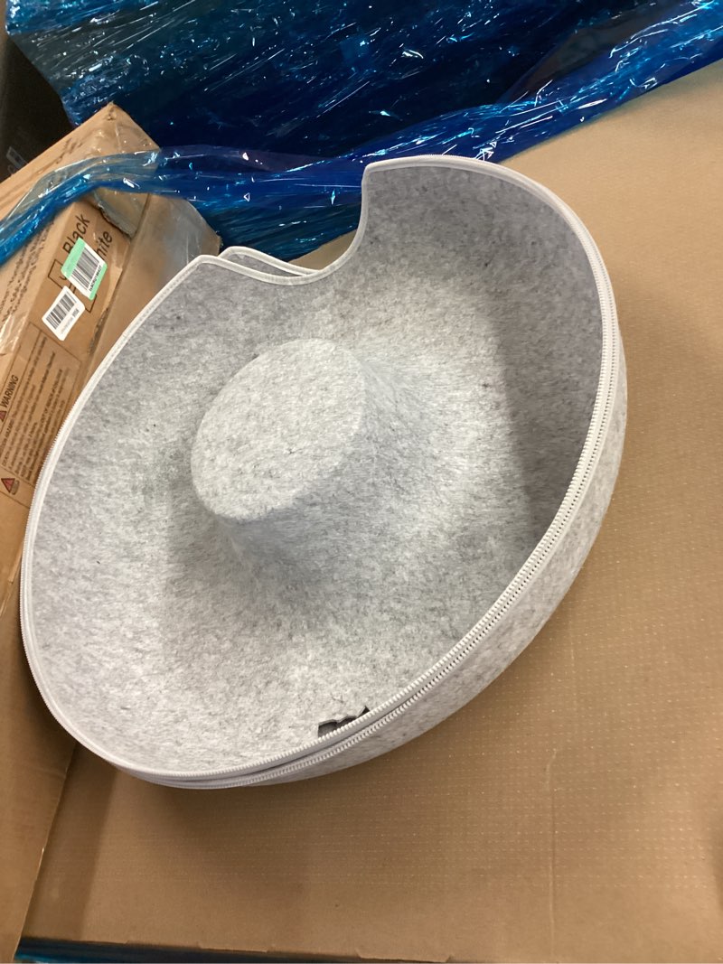 Condition photo showing Good Condition for Wholesale New-Style Customized Design Popular Colorful Breathable Fabric Pet Cat Donut Bed Cat Tent House