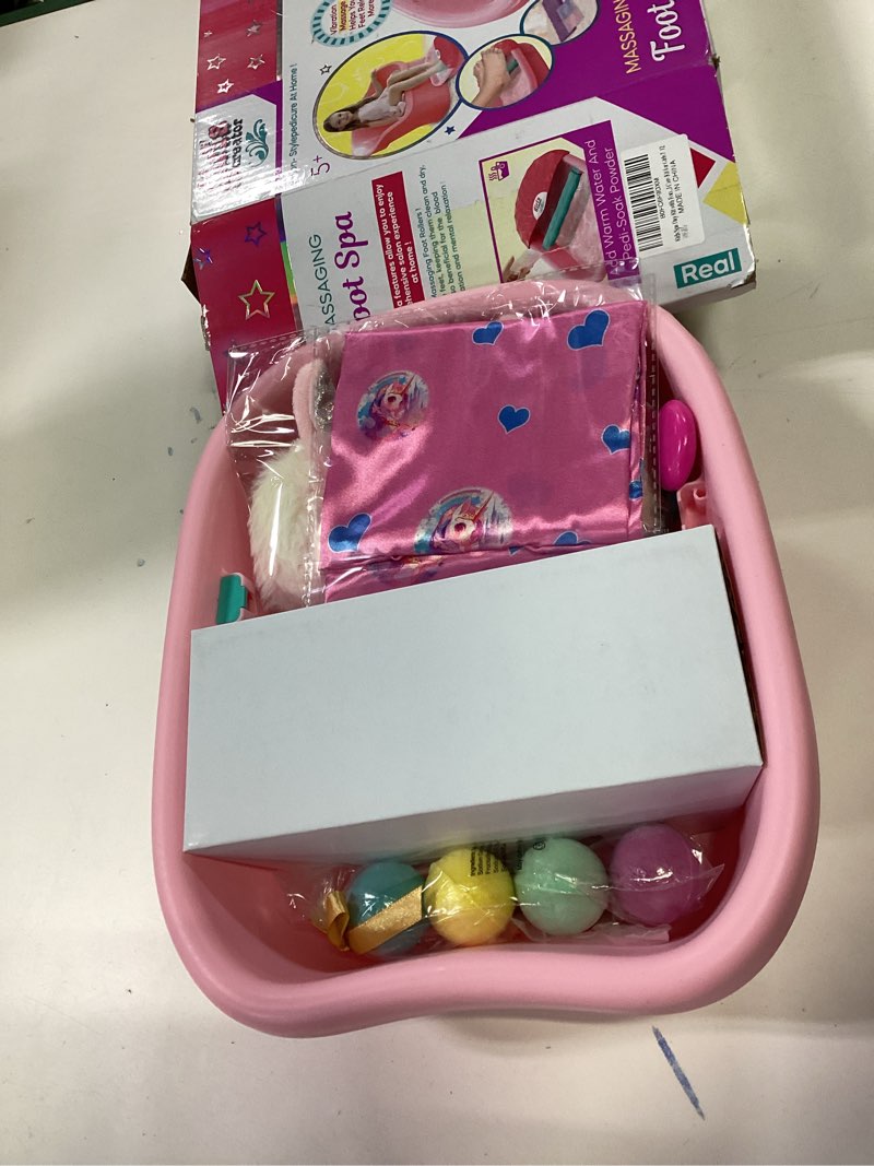 Condition photo showing Good Condition for Kids Foot Spa Kit with Pedicure Set for Girls 3-8, All-in-1 Kids Spa Day Kit with Bubble Soak & Massage, Sleepover Party Birthday Gifts Pink