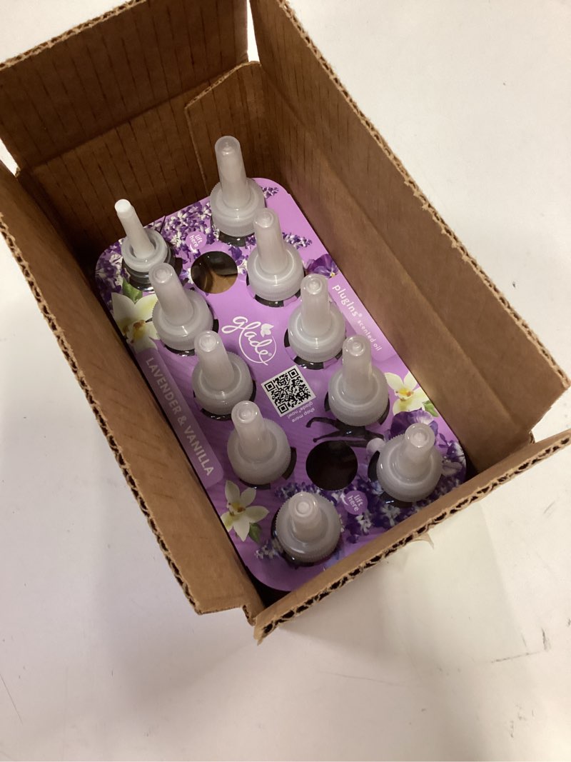 Glade Plugins Refills Air Freshener, Scented And Essential Oils For Home And Bathroom, Lavender & Vanilla, 6.7 Fl Oz, 10 Count (Packaging May Vary)