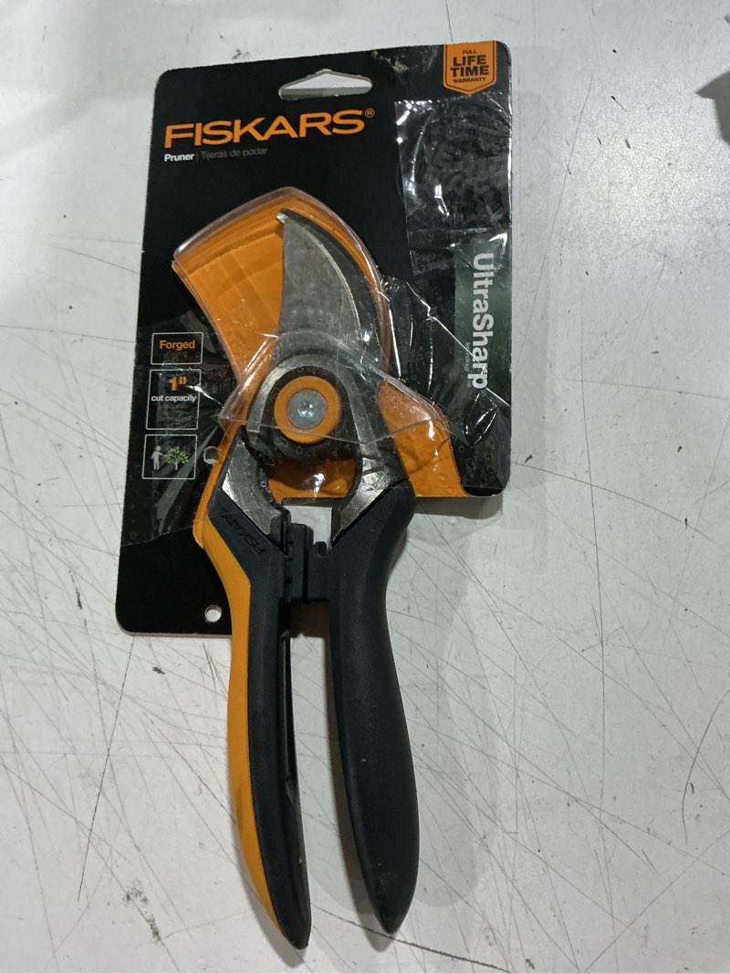 Condition photo showing As Is for fiskars steel bypass hand pruner with standard handle