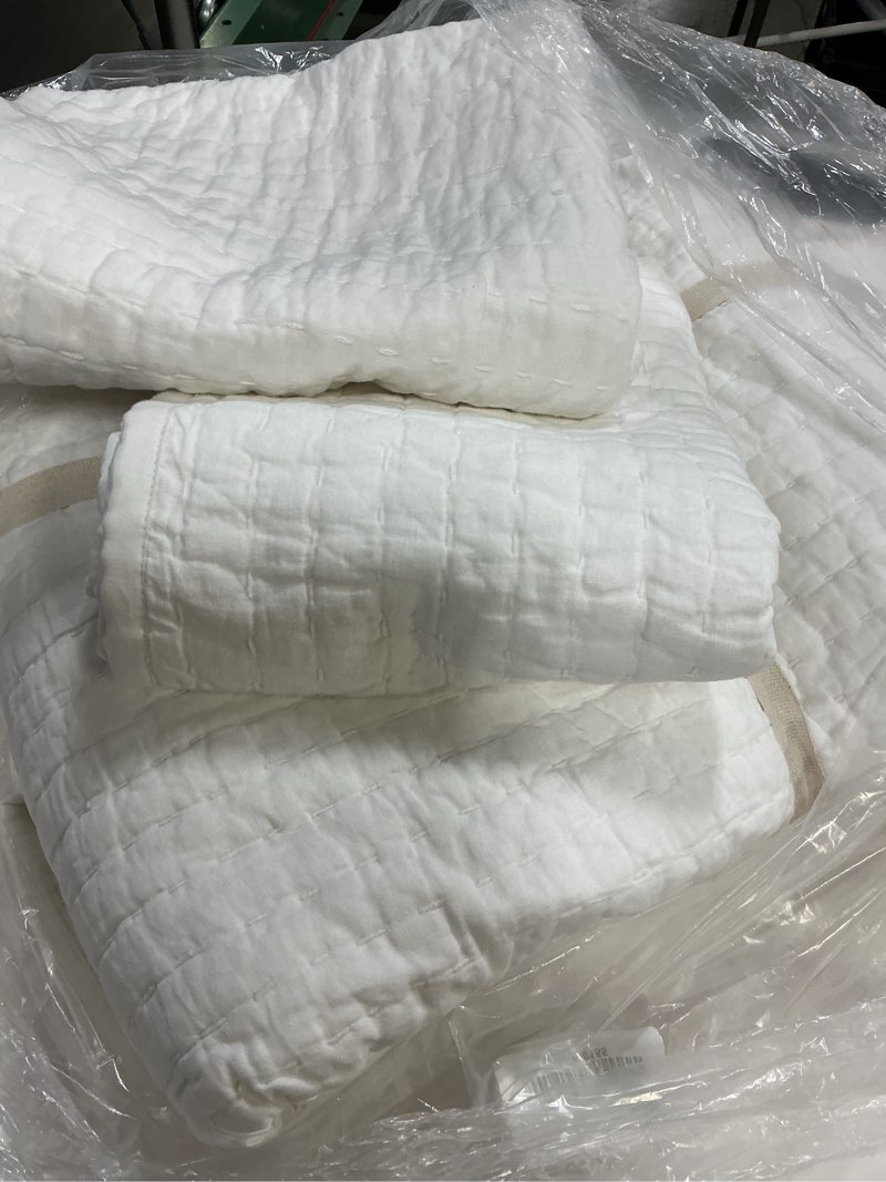 Condition photo showing Good Condition for quince, european linen cotton stitch quilt set of 3(king)white