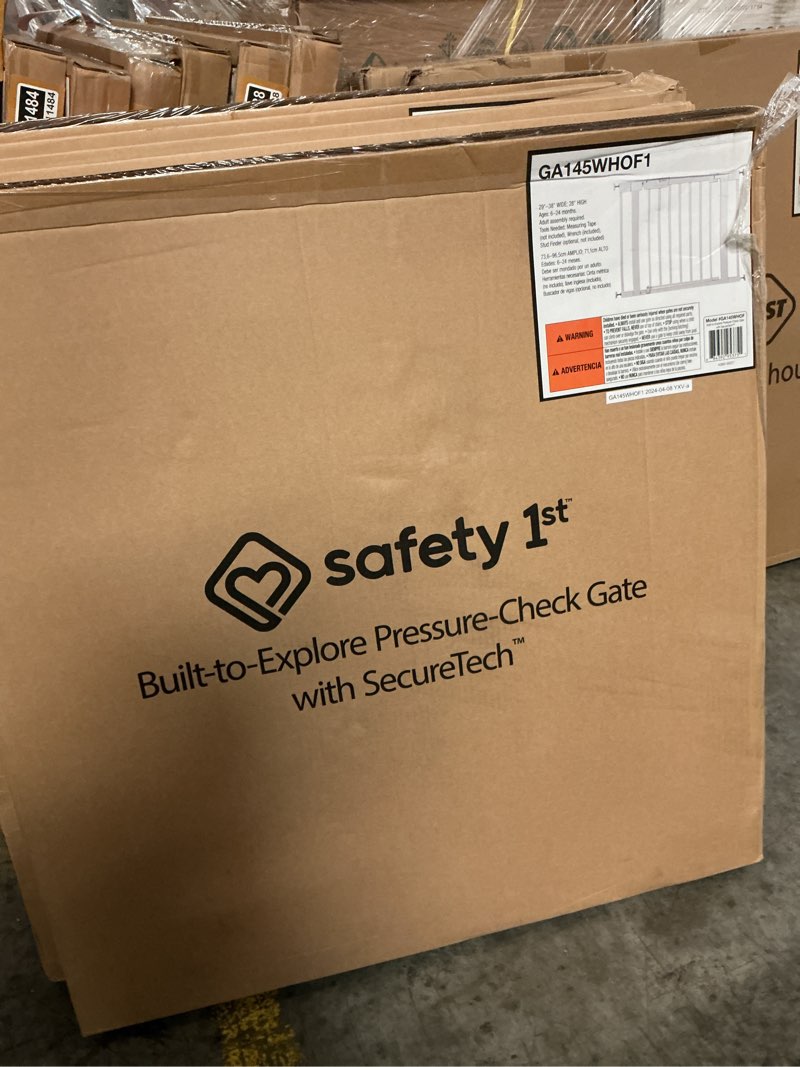 Condition photo showing New/Like New for safety 1st pressure-check gate with securetech