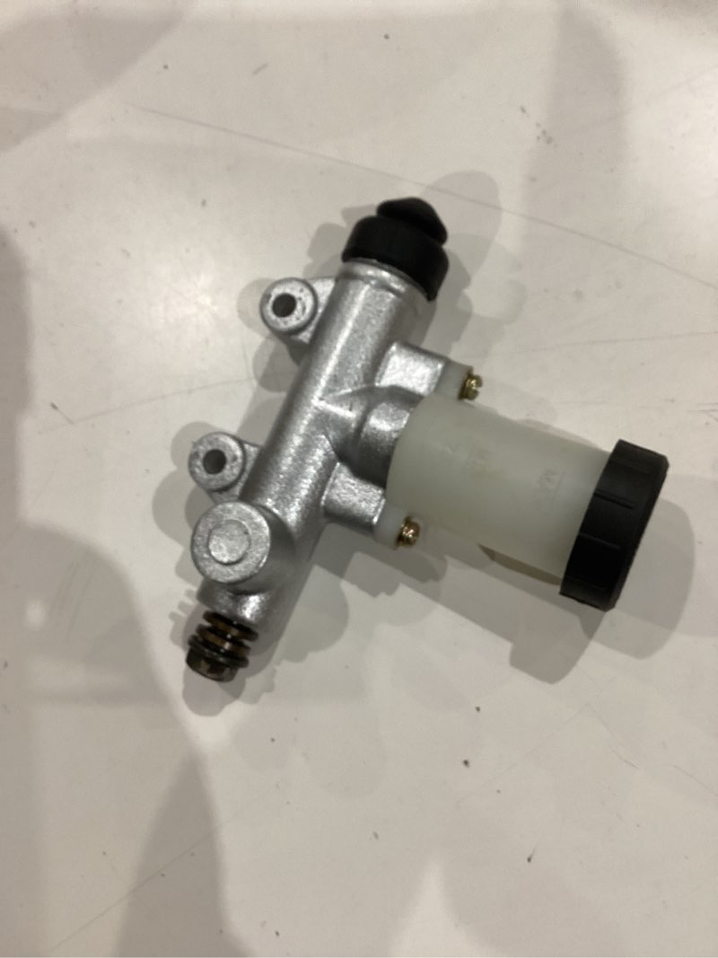 Condition photo showing As Is for autokay hammerhead 80t trailmaster mid 6.000.305 xrs xrx go kart brake master cylinder