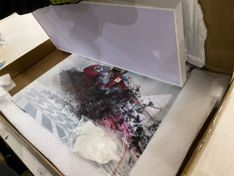 Condition photo showing As Is for Display case