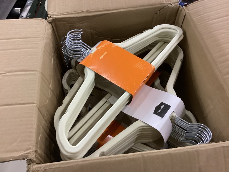 https://lotting-media.assets.bidfta.com/lotting_6bf03524-f75b-413e-acbb-a1743855d8cd