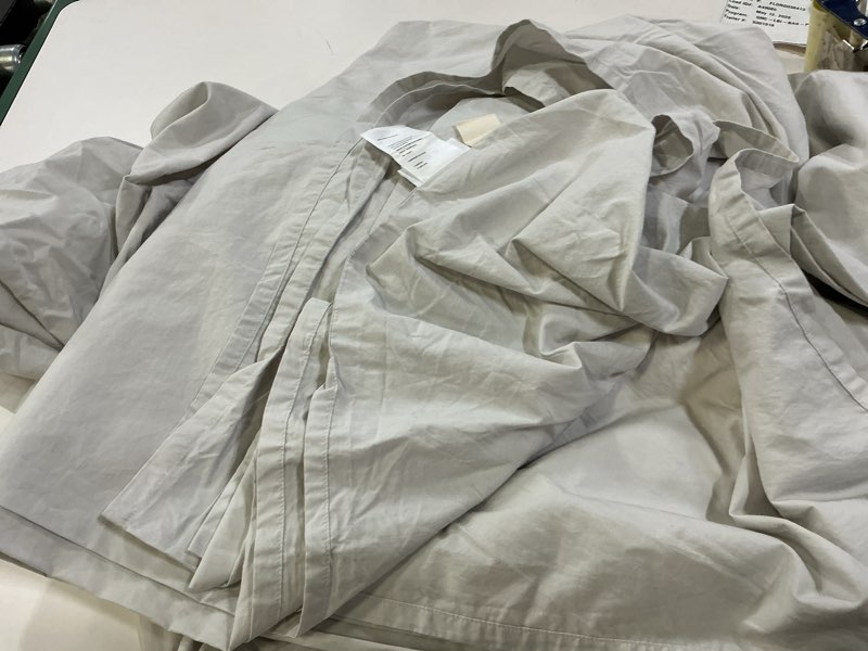 Condition photo showing As Is for  (incomplete ) organic brushed cotton sheet set gray 