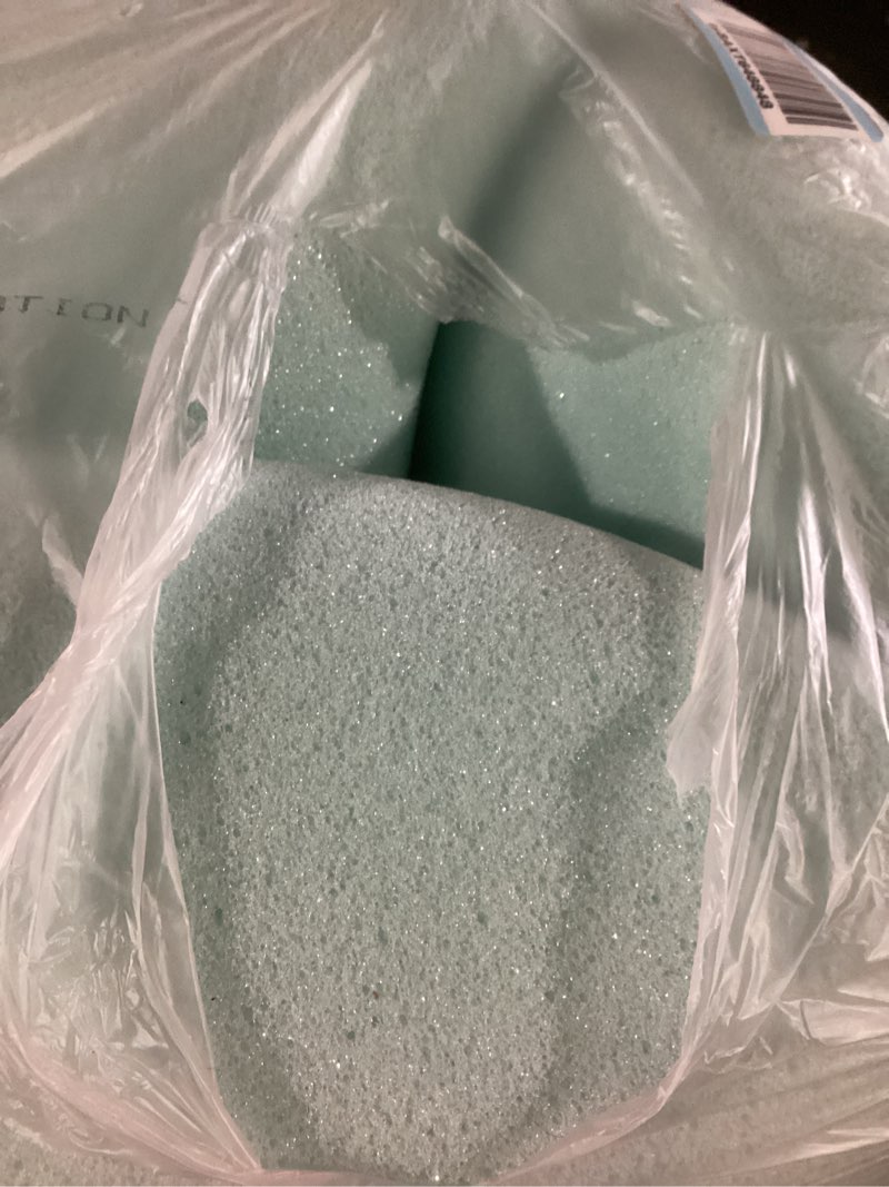 Condition photo showing Good Condition for Amazon Basics Queen Mattress Topper, Cooling Gel-Infused, CertiPUR-US Certified, 2 inches, Blue Queen 2" Memory Foam