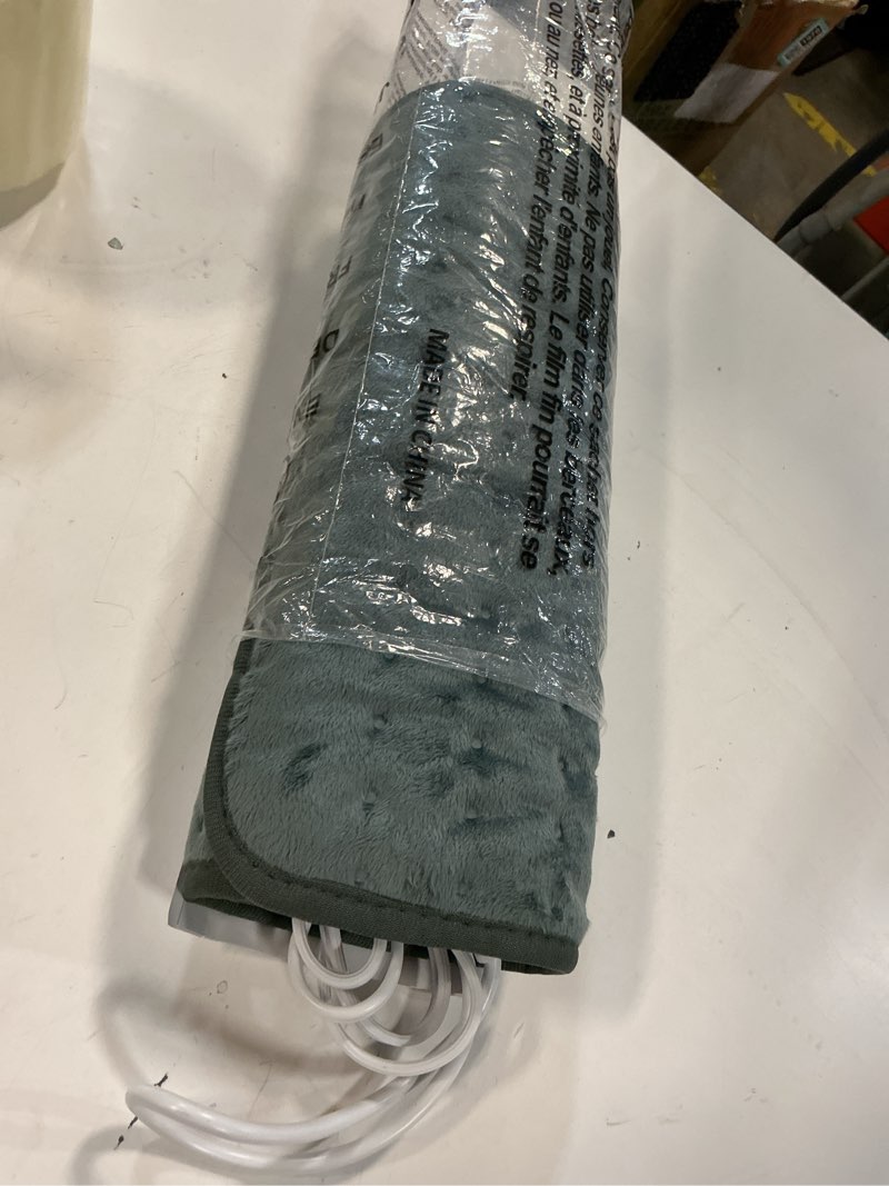 Condition photo showing As Is for electric heating pad with 6 heat settings, auto shut off, dry electric heating for back neck knee arms legs shoulder heat pads for christmas birthday father's day mother's day (24"x12", dark gray) dark gray 24"x12"