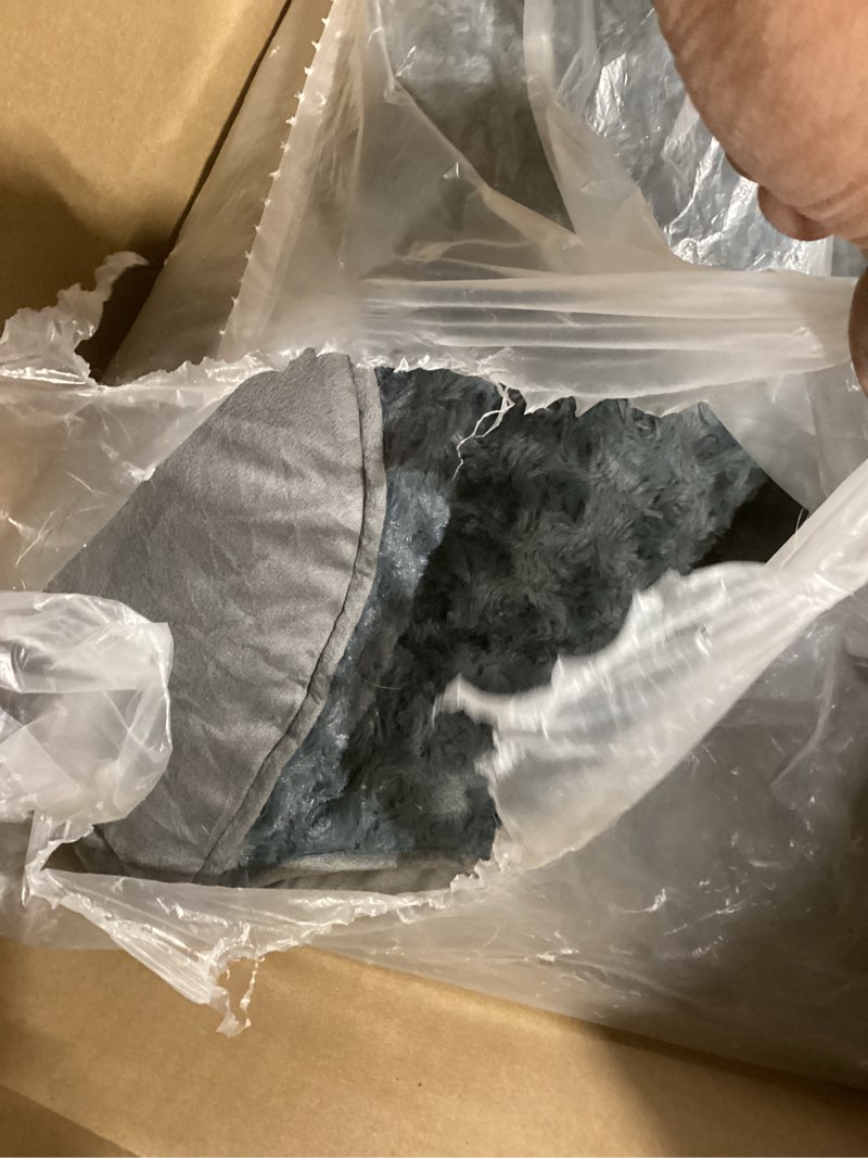 Condition photo showing Good Condition for INVENHO Large Dog Bed for Large Medium Small Dogs, Rectangle Washable Orthopedic Dog Bed, Soft Calming Sleeping Puppy Bed Durable Pet Cuddler with Anti-Slip Bottom L(30"x24"x9")