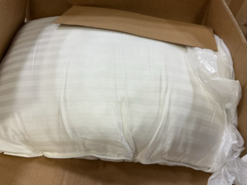 Condition photo showing Good Condition for Beckham Hotel Collection Bed Pillows Standard/Queen Size Set of 2 - Original Soft Down Alternative Pillow for Sleeping - Soft Support for Back, Stomach or Side Sleepers Queen / Standard White