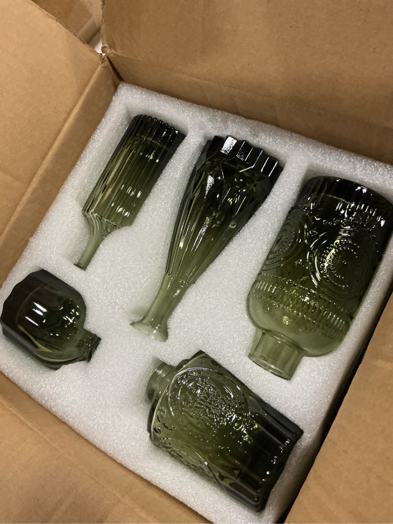 Condition photo showing Good Condition for supmind glass bud vase set of 5, green small flower vases for centerpieces in bulk, mini vintage vase for rustic wedding, home,table decoration green 5pcs
