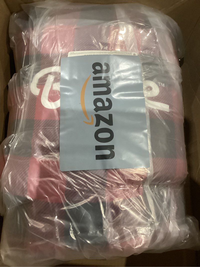 Condition photo showing As Is for Bare Home Flannel Duvet Cover Set - Extra Long - 100% Cotton, Velvety Soft Heavyweight Premium Flannel, Double Brushed - Includes Sham Pillow Covers (Twin/Twin XL, Buffalo Plaid - Red/Black) Twin/Twin XL 14 - Buffalo Plaid - Red/Black (No Comforter)