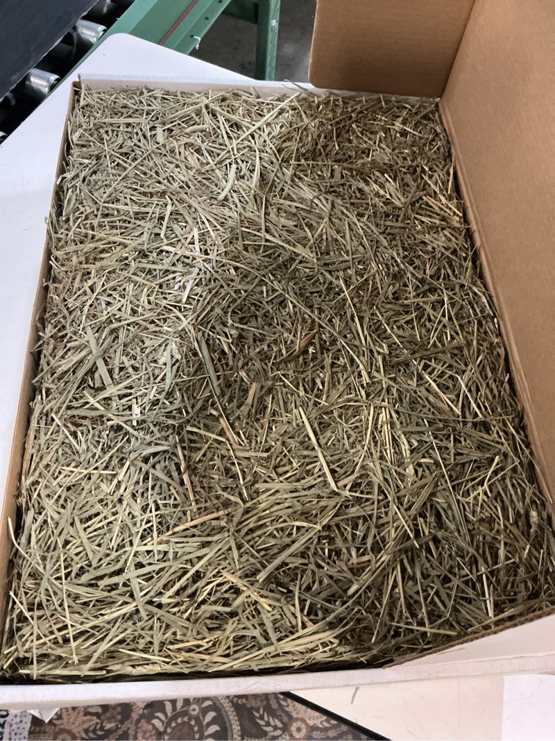 Condition photo showing New/Like New for farm to pet 2nd cutting timothy hay