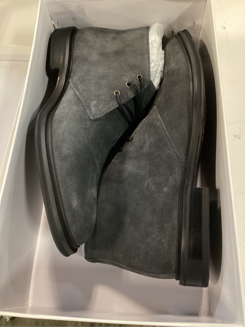 Condition photo showing New/Like New for quince heritage suede chukka boot, 9.5, charcoal