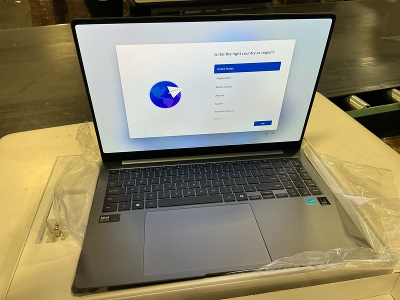 https://lotting-media.assets.bidfta.com/lotting_6c258a69-8a01-4a5f-862b-fee730d8897c
