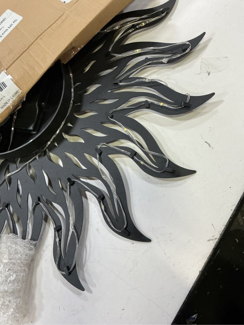 Condition photo showing Good Condition for vcuteka 20" sun metal wall art outdoor decor solar decoration metal wall sculpture hanging garden for indoor outdoor patio fence decoration black