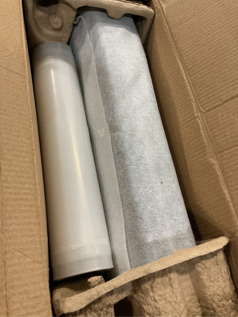 Condition photo showing Good Condition for foodsaver vacuum sealer machine, automatic bag detection, sous vide friendly, with sealer bags, roll, handheld vacuum sealer, black vacuum sealer + accessories