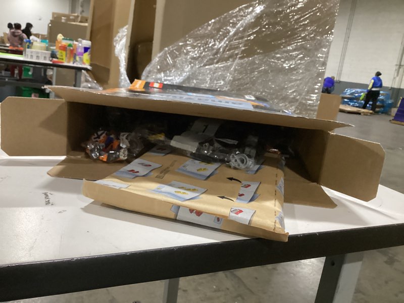 Condition photo showing Good Condition for LEGO 42141 Technic McLaren Formula 1 2022 Replica Race Car Model Building Kit, F1 Motor Sport Set Birthday Gift Idea for Adults, Men, Women, Him, Her, Husband, Collectible Home Decor Standard Packaging