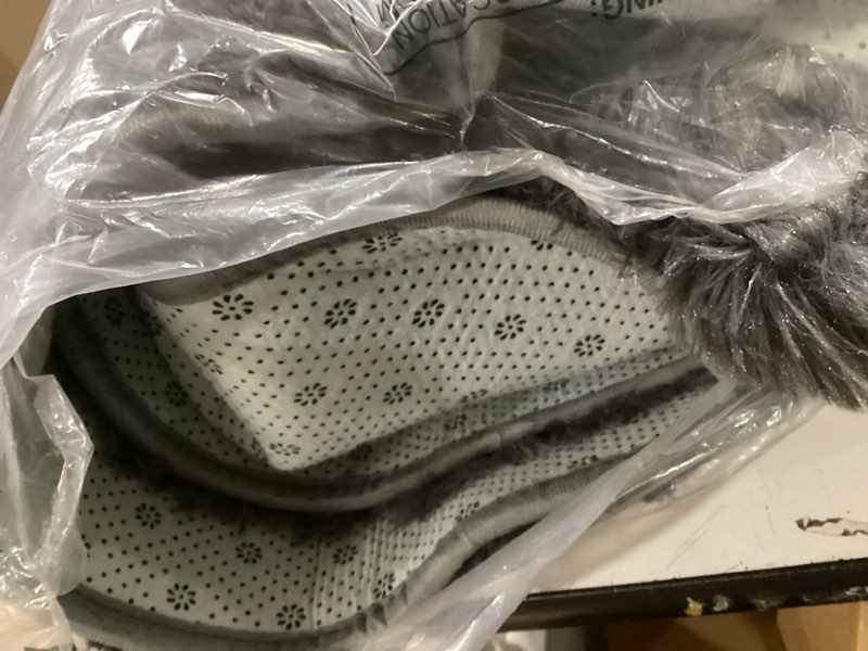 Condition photo showing Good Condition for OLANLY 6x9 Machine Washable Large Area Rugs for Living Room, Bedroom, Soft Fluffy Shaggy Bedside Rug, Indoor Floor Carpet for Kids Girls and Boys, Dorms, Nursery, Home Decor Aesthetic, Grey 6x9 ft Grey