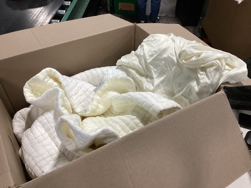 Condition photo showing As Is for silk pick stitch quilt, full/queen, ivory