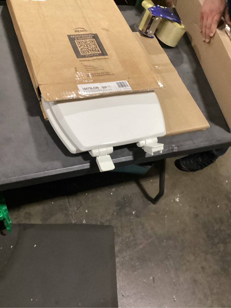 Condition photo showing Good Condition for mayfair 1847slow 000 kendall slow-close  removable enameled wood toilet seat that will never loosen  1 pack elongated - premium hinge  white