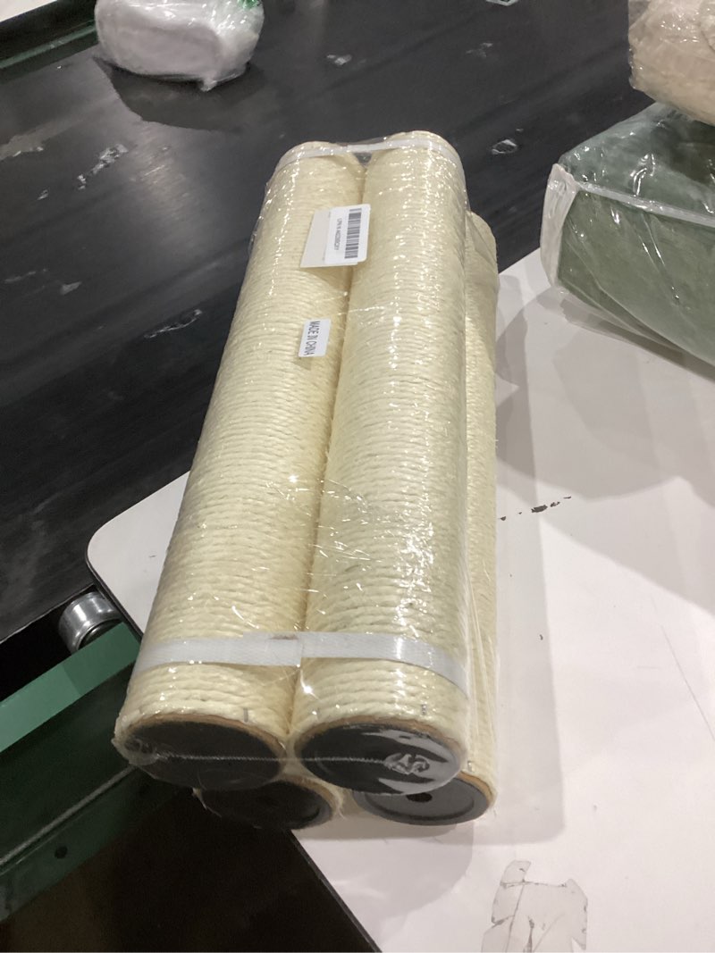 Condition photo showing Good Condition for 4 PCS 7.4cm 2.91in Diameter Cat Scratching Post Replacement Sisal Pole (45cm/17.72in, M10) 45cm/17.72in M10