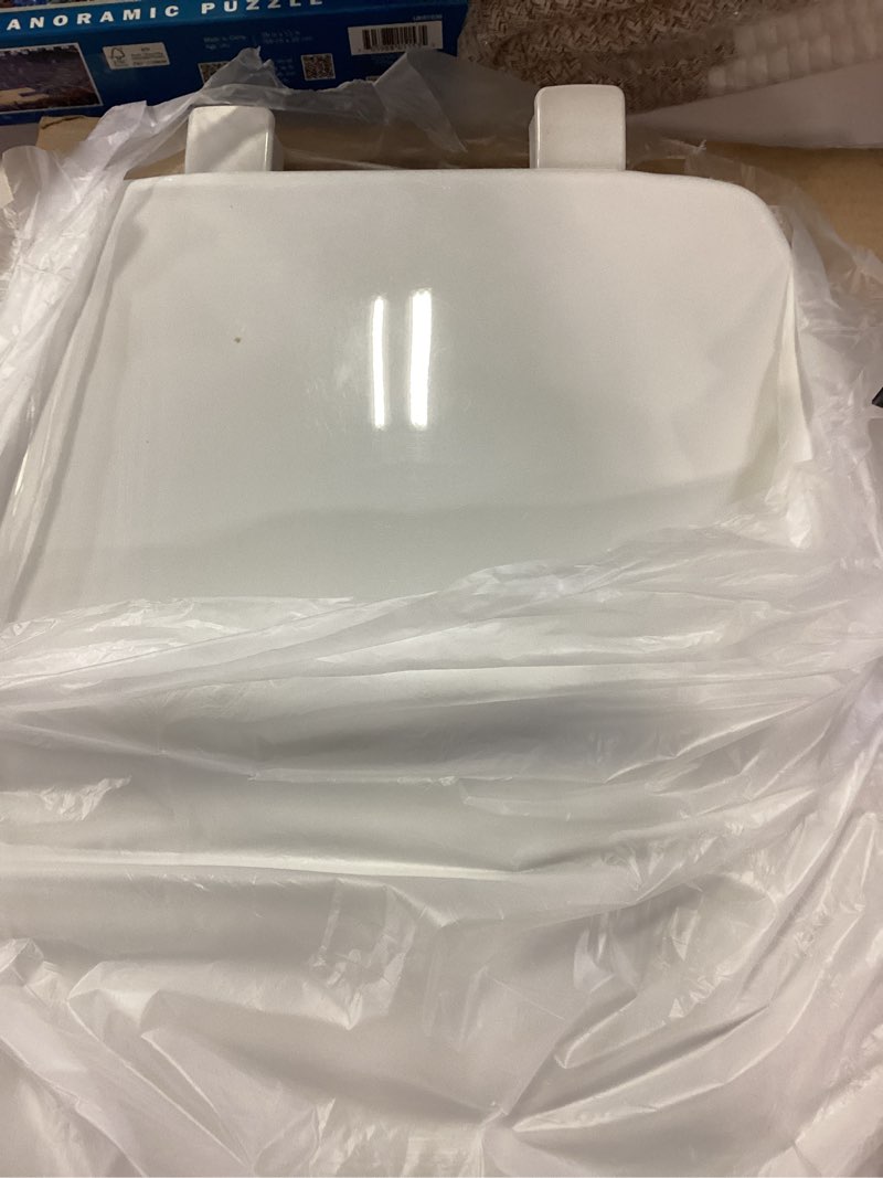 Condition photo showing Good Condition for Bemis 7300SLEC Slow Close Toilet Seat, Easy Clean Hinges and Durable Plastic Seat, Made in USA, Elongated, White
