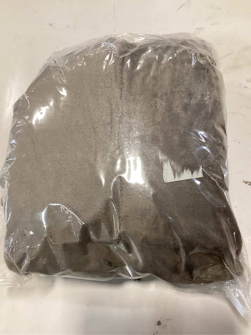 https://lotting-media.assets.bidfta.com/lotting_6c53e16a-21ba-4bad-8b53-2c1728c65daf