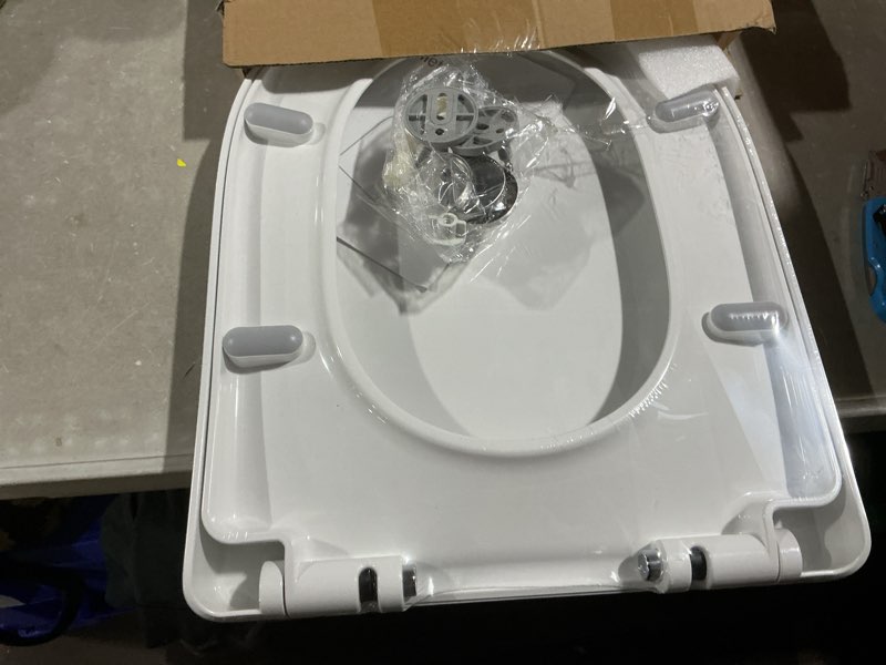Condition photo showing Good Condition for sadalak d/u shape toilet seat,soft close and quick-release for easy cleaning toilet seats cover,stable hinge design to prevent shifting -white elongated toilet lid mtg16