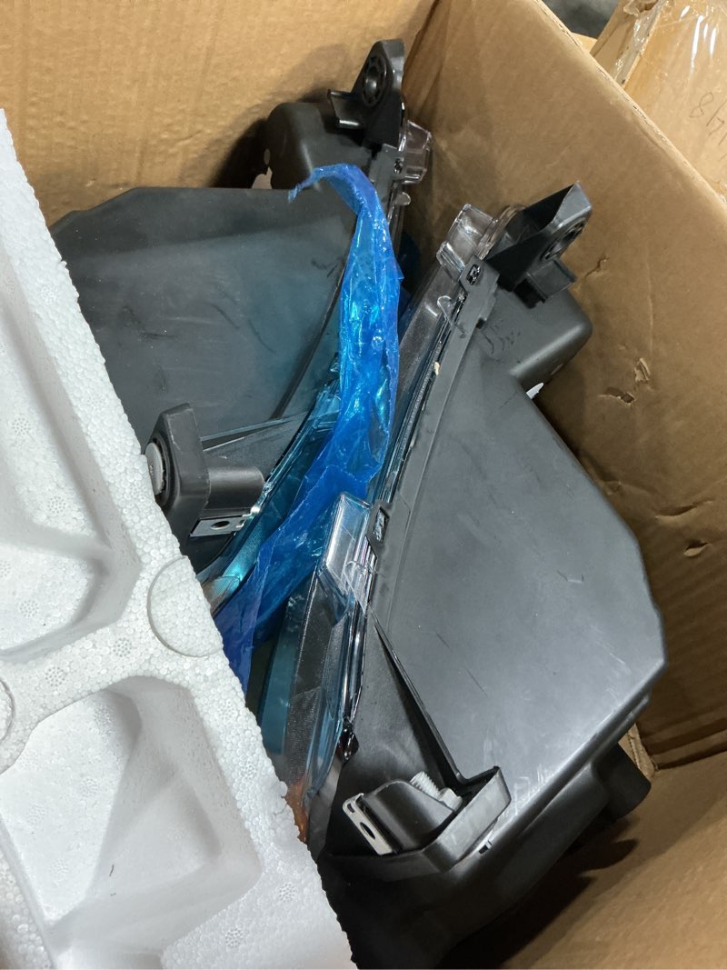 Condition photo showing Good Condition for headlight assembly for 1999-2004 jeep grand cherokee compatible with 1999-2004 jeep grand cherokee chrome housing amber reflectors suitable for both driver and passenger sides