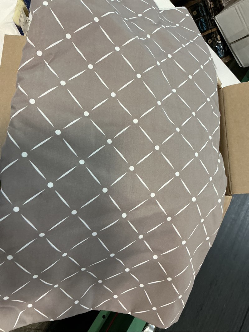 Condition photo showing New/Like New for midwest homes for pets quiet time reversible crate pan cover 48' mushroom diamond/fleece mushroom diamond/fleece crate pan cover 48"
