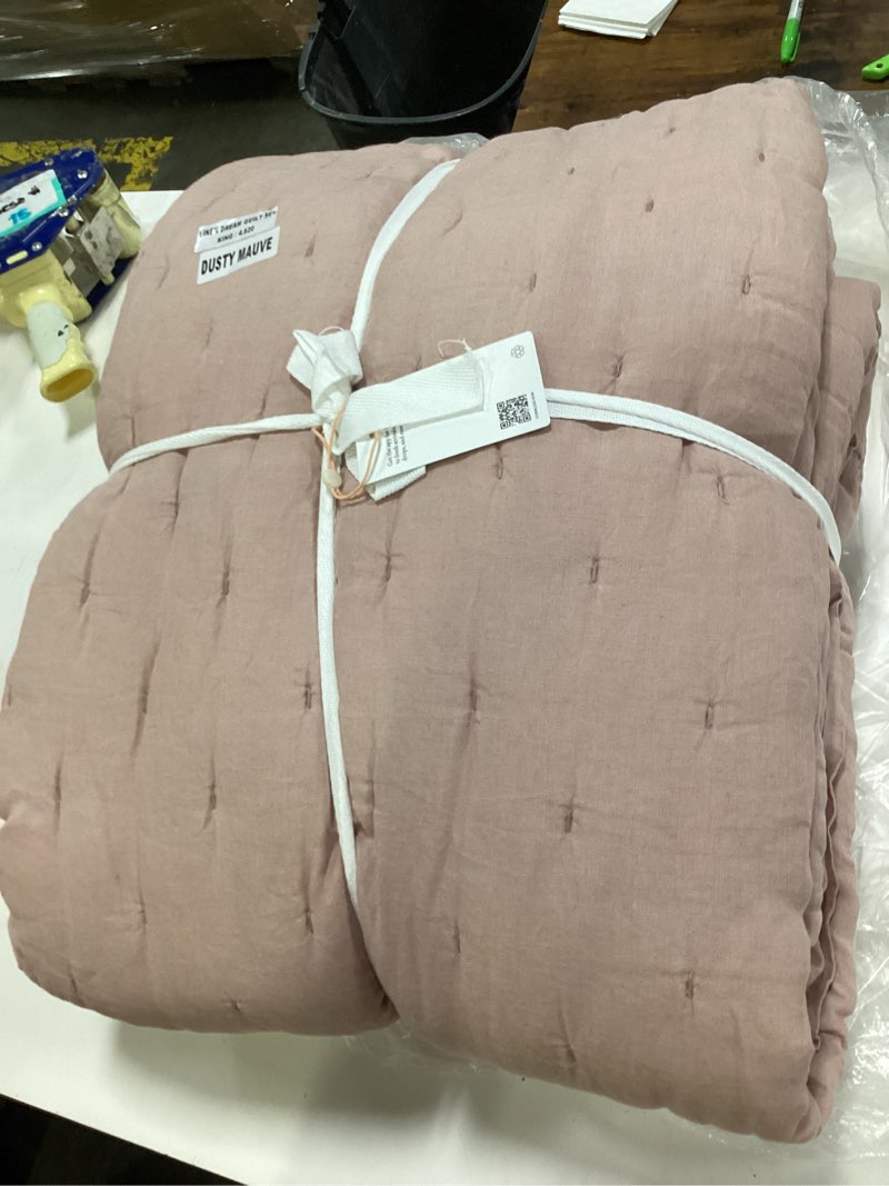 Condition photo showing Good Condition for quince european linen dream quilt set, king
