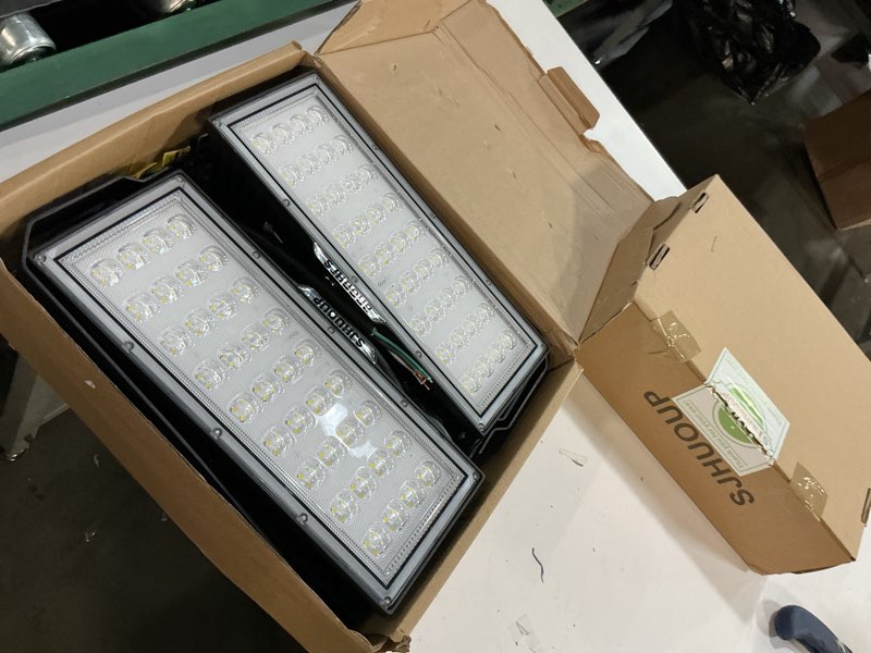 Condition photo showing Good Condition for 800W LED Stadium Lights Outdoor 104000 Lumen Super Bright Outdoor led Arena Lights 400W*2 Pack 100-277V 6500K Daylight IP67 Waterproof Surge 6KV for Court 800W cold white 1 pack-H