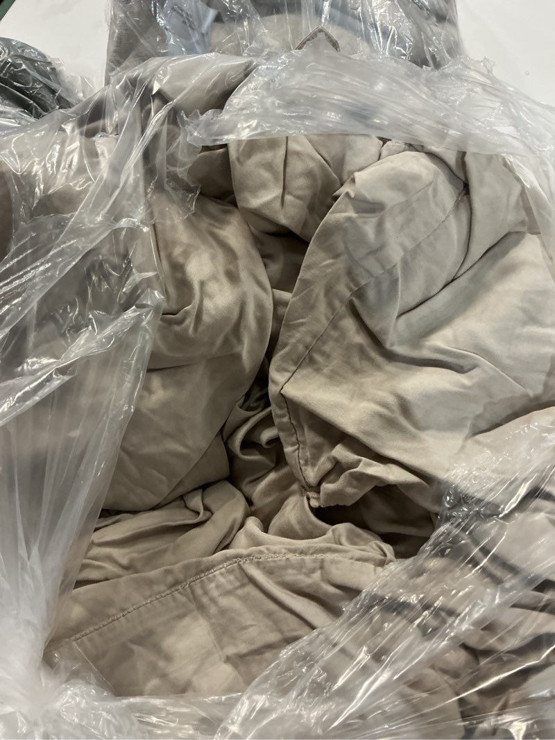 Condition photo showing Good Condition for bamboo deluxe bedding bundle, king, sand
