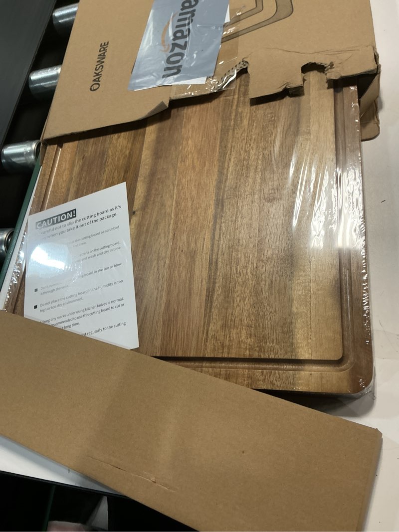 Condition photo showing New/Like New for OAKSWARE Cutting Boards, 20 x 15 Inch Extra Large Acacia Wooden Cutting Board for Kitchen, Edge Grain Wood Chopping Board with Juice Groove and Handles, Pre-Oiled Carving Tray for Meat & Cheese 20"L x 15"W