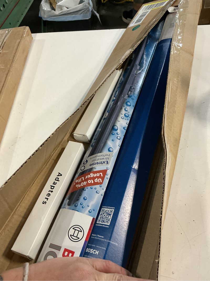 Condition photo showing New/Like New for bosch 26oe22oe icon beam wiper blades - driver and passenger side - set of 2 blades (26oe & 22oe)