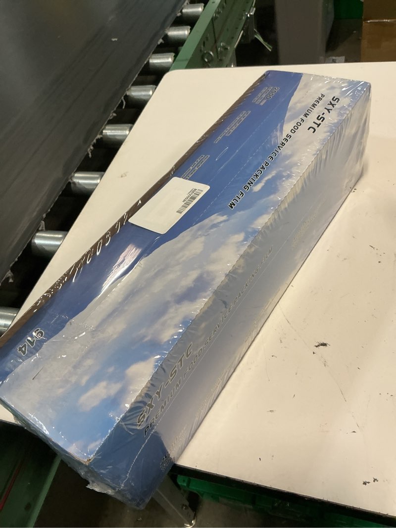 Condition photo showing New/Like New for plastic food wrap with slide cutter 18"wide 2000feet long 3000 square feet home and commercial use food service thick and durable enough for daily life 18"x2000feet