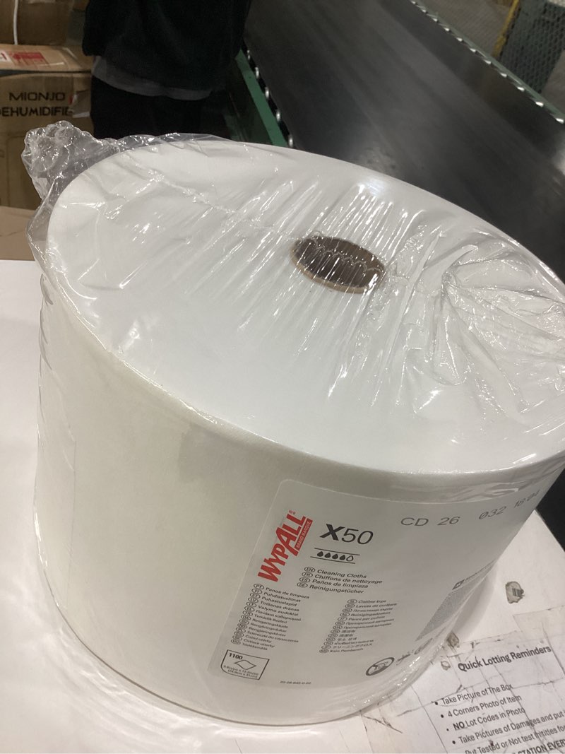 Condition photo showing Good Condition for x50 jumbo roll white perforated wipes (1100-count)