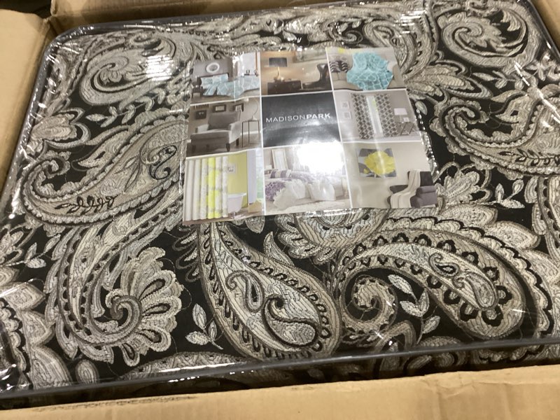 Condition photo showing Good Condition for Madison Park Quilt Traditional Damask Design All Season, Lightweight Coverlet Bedspread Bedding Set, Matching Shams, Pillows, King/Cal King(104"x94"), Aubrey, Jacquard Paisley Black, 6 Piece Black King/Cal King(104"x94")