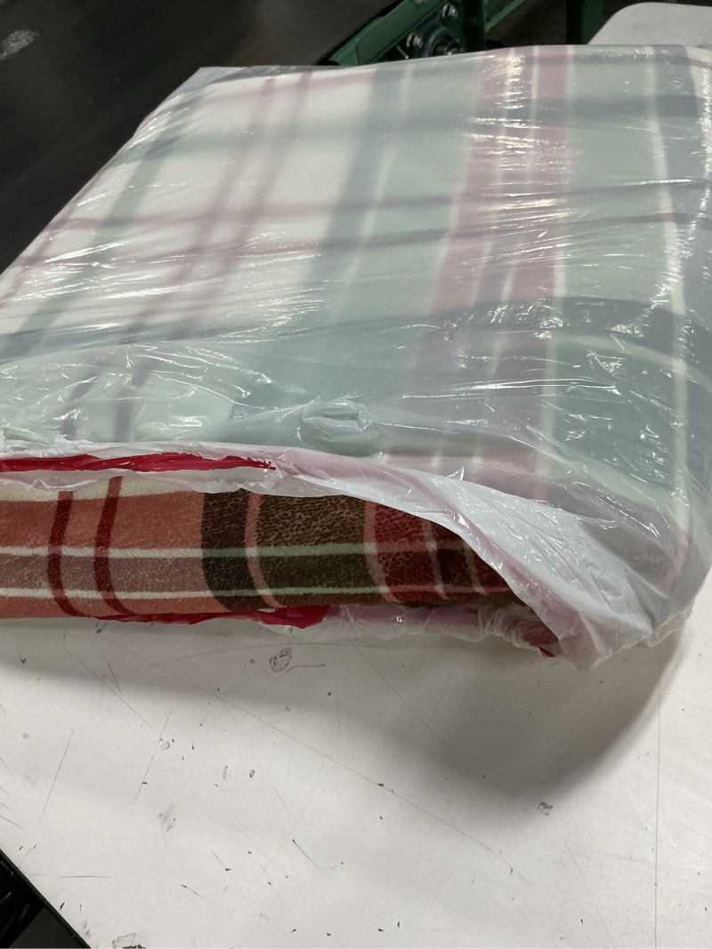 Condition photo showing Good Condition for muddy mat® plaid 5x7 washable area rugs for living room, bedroom & dining room – modern soft low pile non slip carpet – pet friendly waterproof foldable rugs for home plaid 5' x 7' (rectangular)