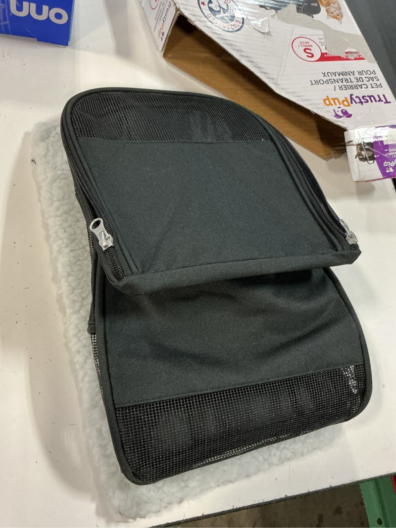 Condition photo showing Good Condition for trustypup pet carrier, small