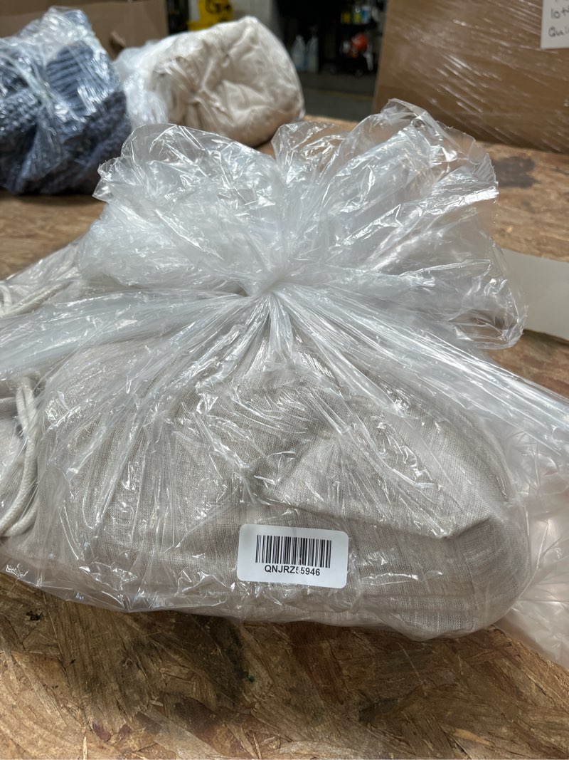 Condition photo showing Good Condition for european linen chambray duvet cover, king/cal king, natural chambray