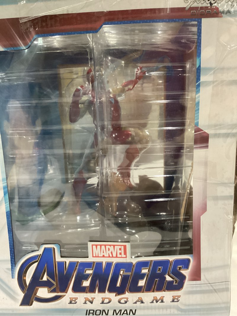 Condition photo showing Good Condition for Diamond Select Toys Marvel Gallery: Avengers Endgame Iron Man Mk85 PVC Figure, Multicolor