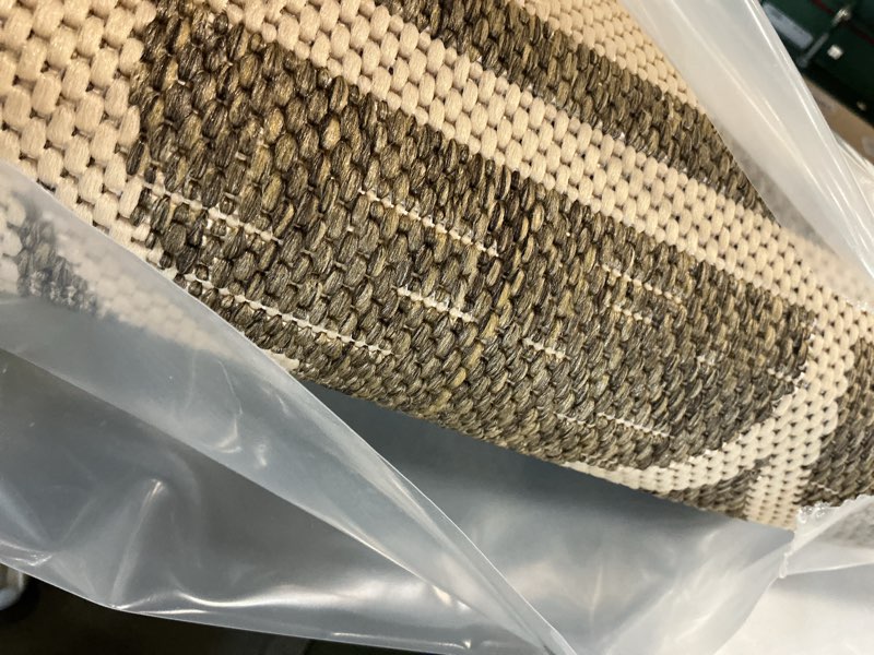 https://lotting-media.assets.bidfta.com/lotting_6cef5115-a85b-4eab-a770-80a50c8c6d1a