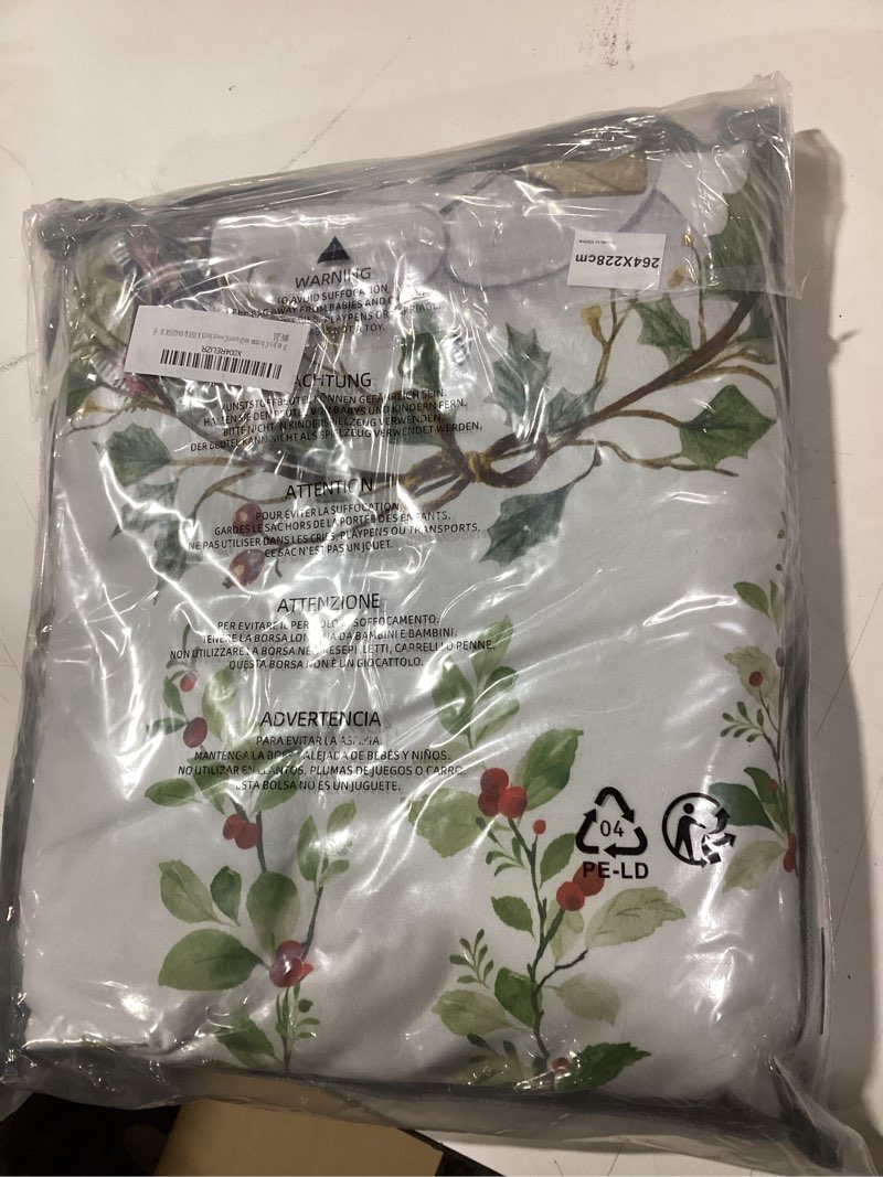 Condition photo showing Good Condition for Dinjoy Cute Christmas Duvet Cover Set King with Pillow Shams, Green Holiday Themed Bed Cover, 3-Piece Reversible Wreath Candy Box Santa Claus Bedding Set with Zipper for Fall Winter Green Wreaths King